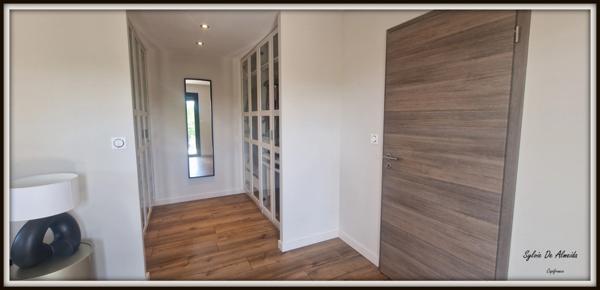 Propriété à vendre 6 pièces FEILLENS (01)proche Mâcon 207m², piscine chauffée, double garage,5 chambres 2 suites