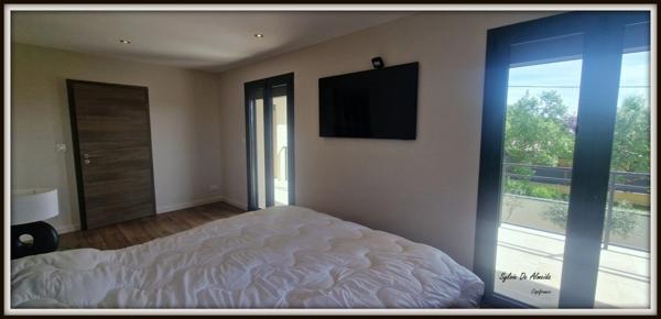 Propriété à vendre 6 pièces FEILLENS (01)proche Mâcon 207m², piscine chauffée, double garage,5 chambres 2 suites