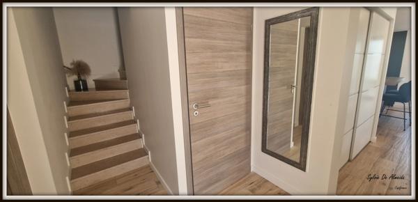 Propriété à vendre 6 pièces FEILLENS (01)proche Mâcon 207m², piscine chauffée, double garage,5 chambres 2 suites