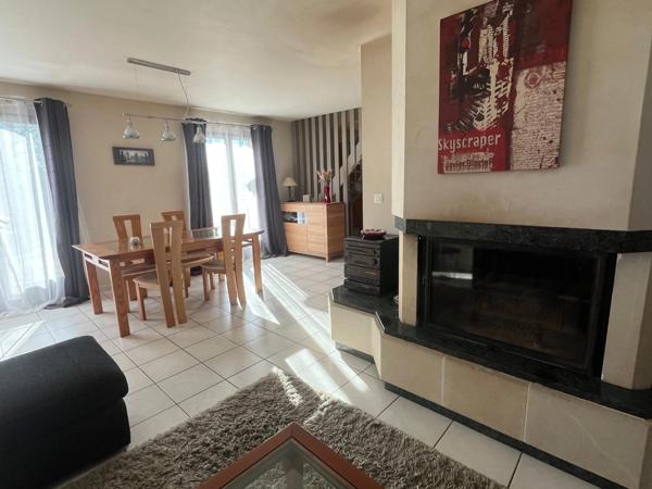 MARCIAC (32) proche, MAISON DE CHARME construite en 1980, dominante, 130m2 habitables, un peu cachée, vue , 4 chambres, grand sejour, 3700m2 terrain arboré de chênes