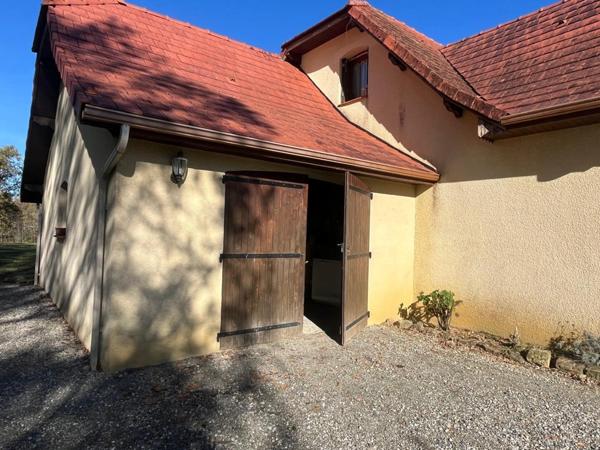 MARCIAC (32) proche, MAISON DE CHARME construite en 1980, dominante, 130m2 habitables, un peu cachée, vue , 4 chambres, grand sejour, 3700m2 terrain arboré de chênes