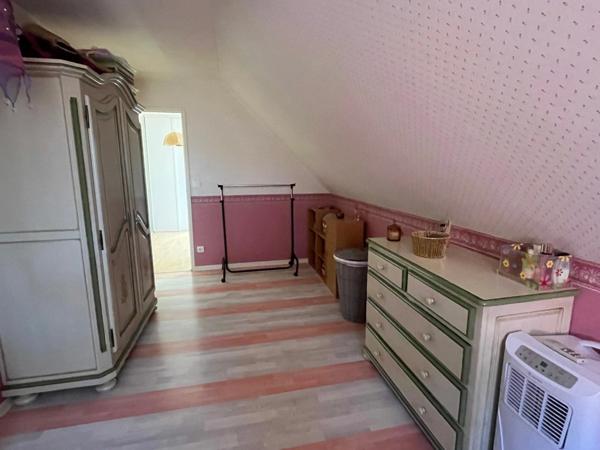 MARCIAC (32) proche, MAISON DE CHARME construite en 1980, dominante, 130m2 habitables, un peu cachée, vue , 4 chambres, grand sejour, 3700m2 terrain arboré de chênes