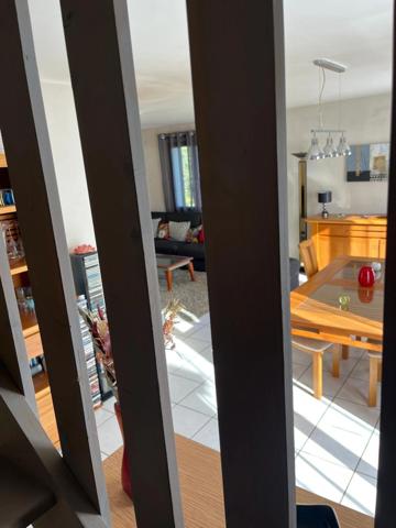 MARCIAC (32) proche, MAISON DE CHARME construite en 1980, dominante, 130m2 habitables, un peu cachée, vue , 4 chambres, grand sejour, 3700m2 terrain arboré de chênes