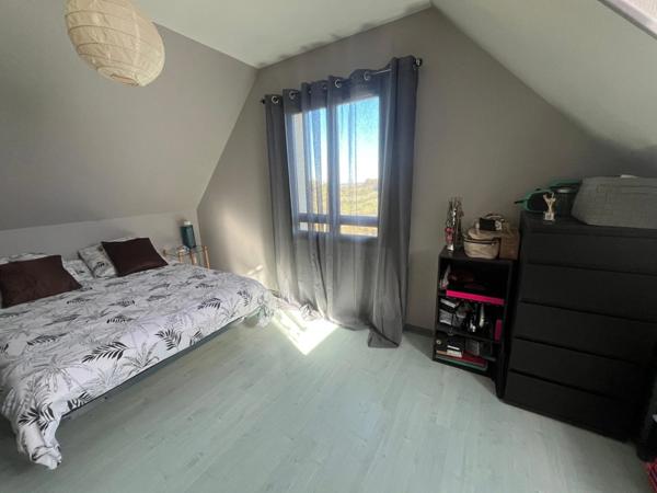 MARCIAC (32) proche, MAISON DE CHARME construite en 1980, dominante, 130m2 habitables, un peu cachée, vue , 4 chambres, grand sejour, 3700m2 terrain arboré de chênes