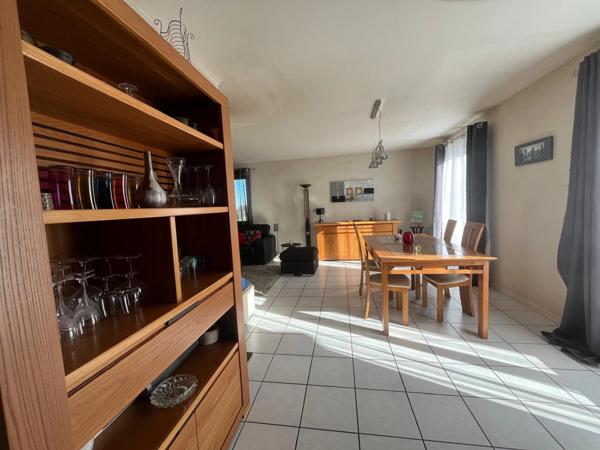 MARCIAC (32) proche, MAISON DE CHARME construite en 1980, dominante, 130m2 habitables, un peu cachée, vue , 4 chambres, grand sejour, 3700m2 terrain arboré de chênes