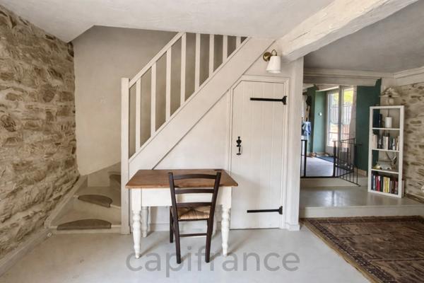 Longère de caractère avec 4 chambres et un studio/gite, secteur Beaulieu sur Dordogne