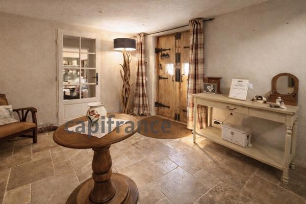 Longère de caractère avec 4 chambres et un studio/gite, secteur Beaulieu sur Dordogne