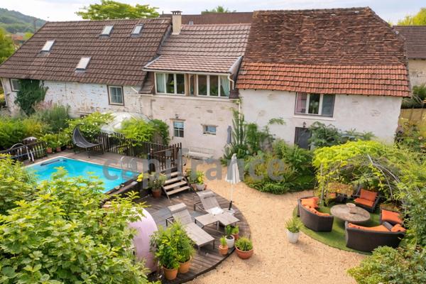 Longère de caractère avec 4 chambres et un studio/gite, secteur Beaulieu sur Dordogne