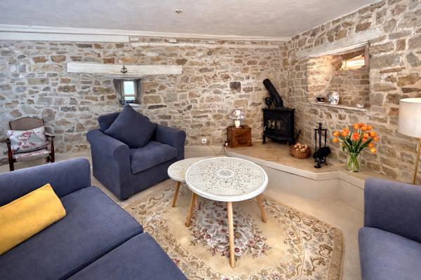 Longère de caractère avec 4 chambres et un studio/gite, secteur Beaulieu sur Dordogne