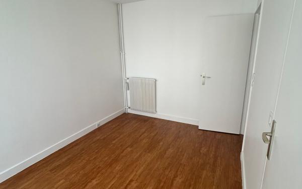 Appartement à louer    3 pièces • 86,65 m2 Paris 15