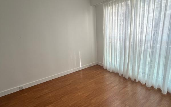 Appartement à louer    3 pièces • 86,65 m2 Paris 15