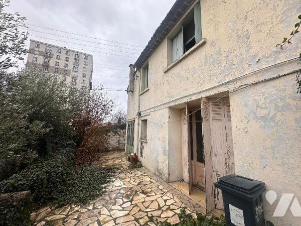 MAISON AVEC JARDIN - NIMES BAS DU JEAN JAURES