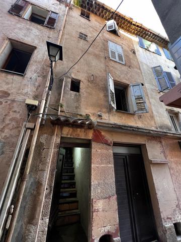 Immeuble de 3 lots d'habitation + annexe