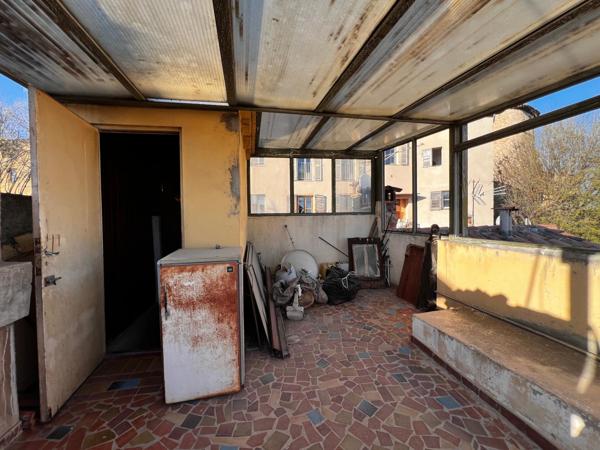 Immeuble de 3 lots d'habitation + annexe