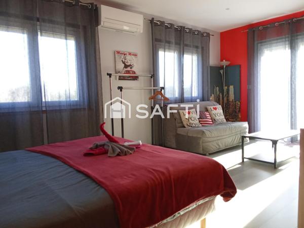 Superbe villa de 197.45 m² répartie sur deux étages, comportant cinq suites.