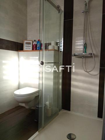 Superbe villa de 197.45 m² répartie sur deux étages, comportant cinq suites.