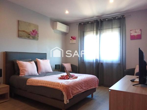 Superbe villa de 197.45 m² répartie sur deux étages, comportant cinq suites.