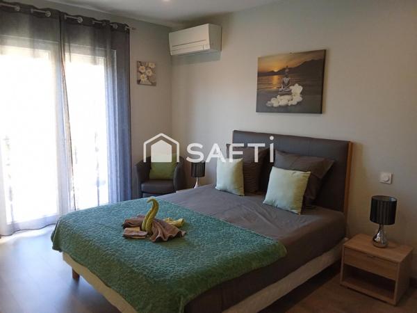 Superbe villa de 197.45 m² répartie sur deux étages, comportant cinq suites.