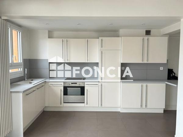 Location Appartement 2 pièces 49.2 m² - 86 QUAI DE LA LOIRE Paris 75019