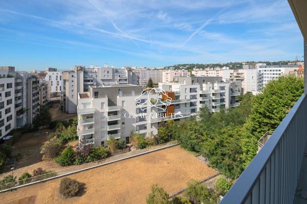Lyon 7 – Appartement de 84,90 m² – 3 chamnbres – 2 loggias – garage