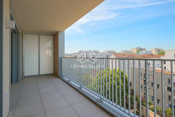 Lyon 7 – Appartement de 84,90 m² – 3 chamnbres – 2 loggias – garage