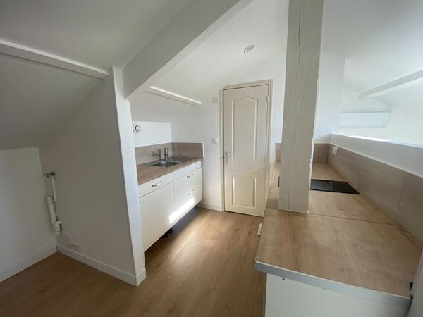 Appartement Corbeil Essonnes 2 pièce(s) 27.64 m2