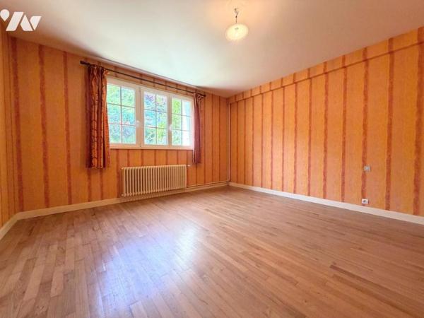 Maison individuelle et terrain attenant