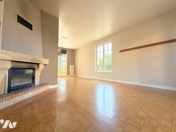 Maison individuelle et terrain attenant