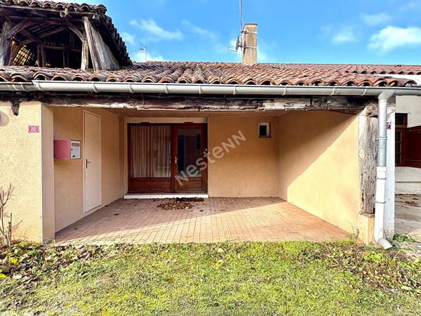 Local commercial ayant pignon sur rue sur l'axe menant à Bourg en Bresse