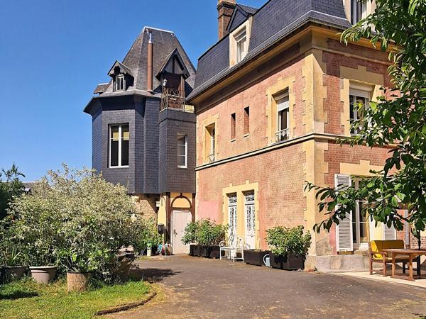 Demeure de prestige du XIXe siècle : 344 m² de charme et de nature à 10 min de Lisieux