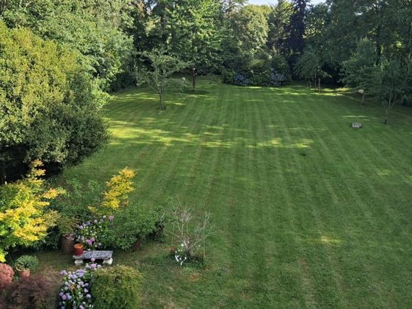 Demeure de prestige du XIXe siècle : 344 m² de charme et de nature à 10 min de Lisieux