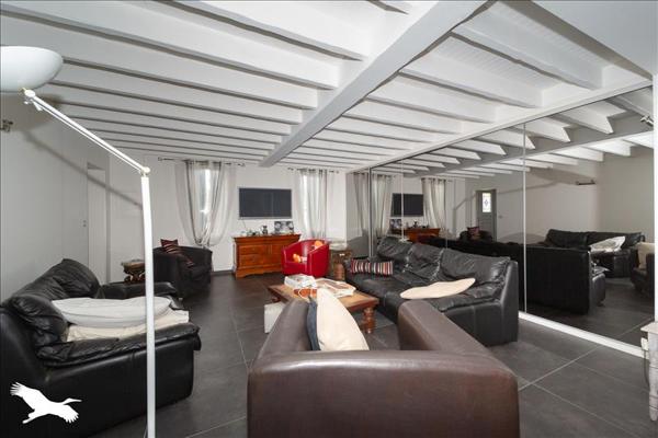 Maison à vendre |  Laruscade |  6 pièces | 270 m²