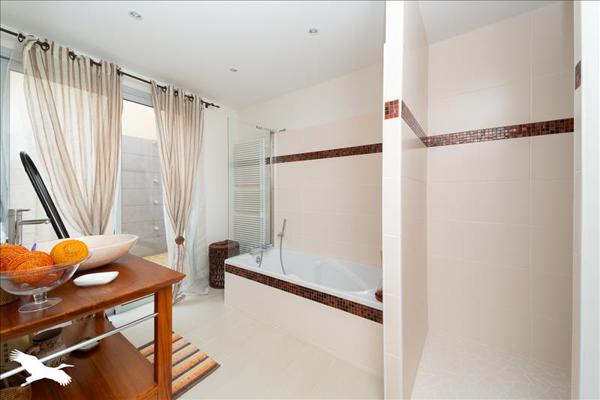 Maison à vendre |  Laruscade |  6 pièces | 270 m²