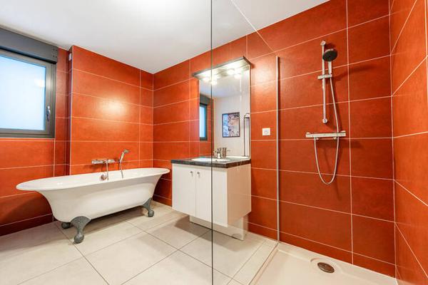 Appartement T3 avec grande terrasse et vue dégagée à Aix-les-Bains