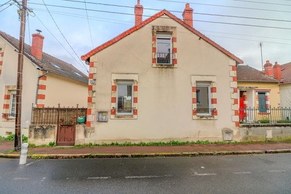 OFF MARKET, Maison Nevers 82m2, 2 chambres, proche gare sncf, 2h30 PARIS, proche commerces et écoles, NEVERS, cave