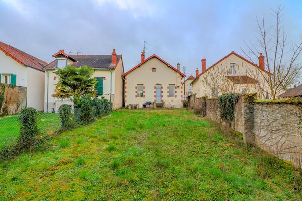 OFF MARKET, Maison Nevers 82m2, 2 chambres, proche gare sncf, 2h30 PARIS, proche commerces et écoles, NEVERS, cave