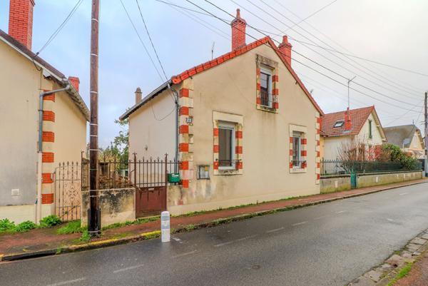 OFF MARKET, Maison Nevers 82m2, 2 chambres, proche gare sncf, 2h30 PARIS, proche commerces et écoles, NEVERS, cave