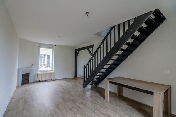 OFF MARKET, Maison Nevers 82m2, 2 chambres, proche gare sncf, 2h30 PARIS, proche commerces et écoles, NEVERS, cave