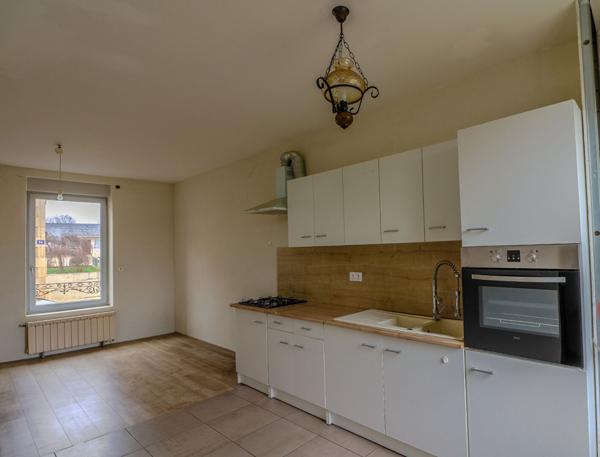 OFF MARKET, Maison Nevers 82m2, 2 chambres, proche gare sncf, 2h30 PARIS, proche commerces et écoles, NEVERS, cave