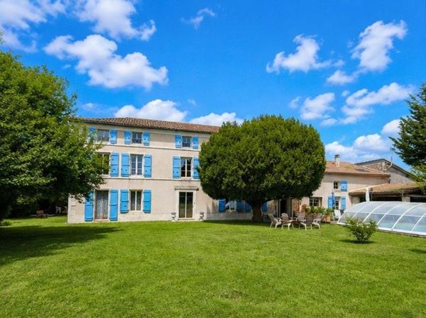 Maison à Beauvoir-sur-Niort, 79360 - 10 pièces 450m²