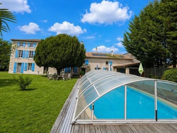 Maison à Beauvoir-sur-Niort, 79360 - 10 pièces 450m²
