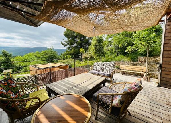 Maison à vendre    5 pièces • 198 m2 Malemort-du-Comtat