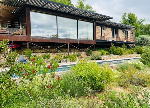 Maison à vendre    5 pièces • 198 m2 Malemort-du-Comtat