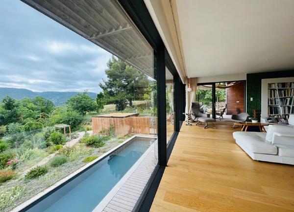 Maison à vendre    5 pièces • 198 m2 Malemort-du-Comtat