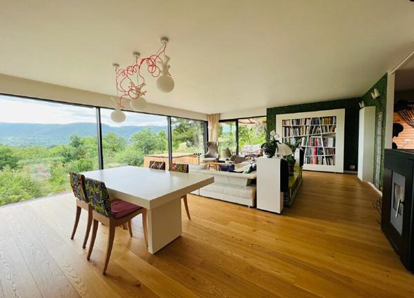 Maison à vendre    5 pièces • 198 m2 Malemort-du-Comtat