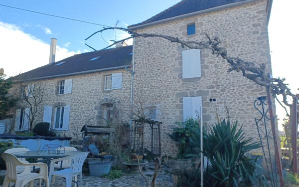 Maison à vendre    6 pièces •  Vareilles