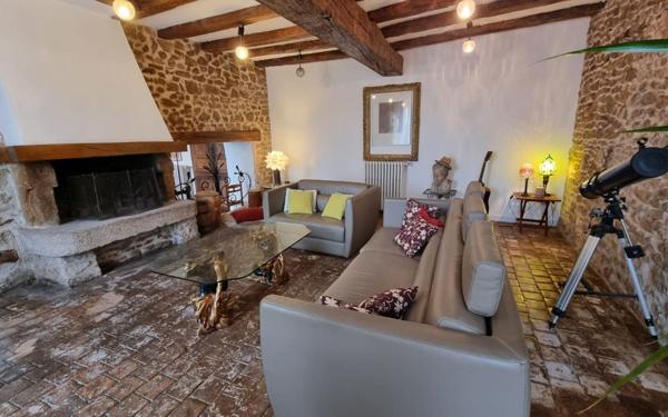 Maison à vendre    6 pièces •  Vareilles