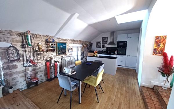 Maison à vendre    6 pièces •  Vareilles