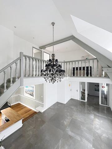 MAISON À VENDRE DE 7 PIÈCES DE 180,00 M²