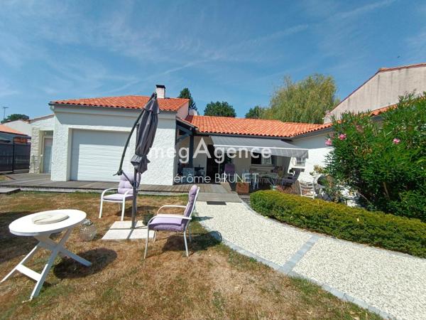 Maison à MOUTIERS-LES-MAUXFAITS, 85540 - 5 pièces 131m²